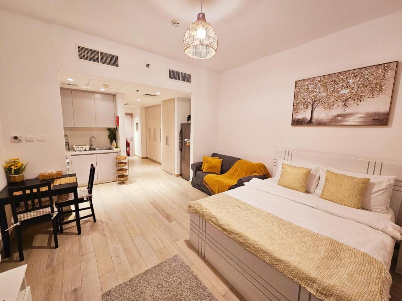 Appartamento B12 Near Ferrari World, With Canal And Pool View *