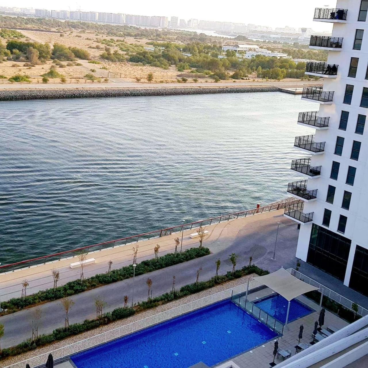 Appartamento B12 Near Ferrari World, With Canal And Pool View Abu Dhabi